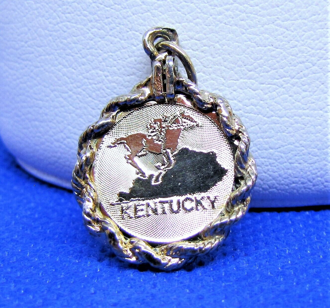 Vintage 12k Yellow Gold Filled Kentucky Horse Racing Necklace Pendant Coin Charm