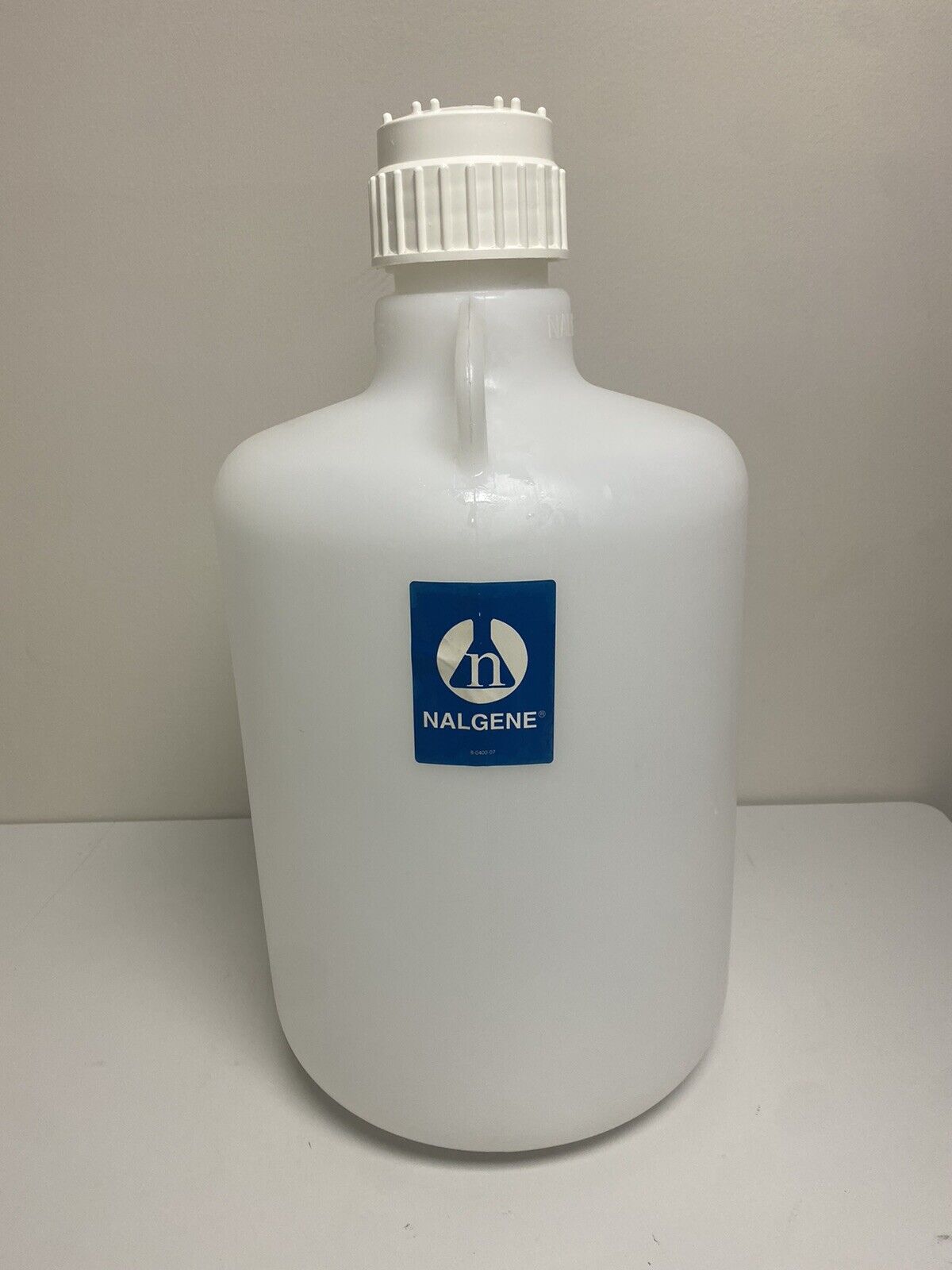 Thermo Scientific Nalgene Ldpe, Round Carboy With Quick-action Spigot 5.3 Gal