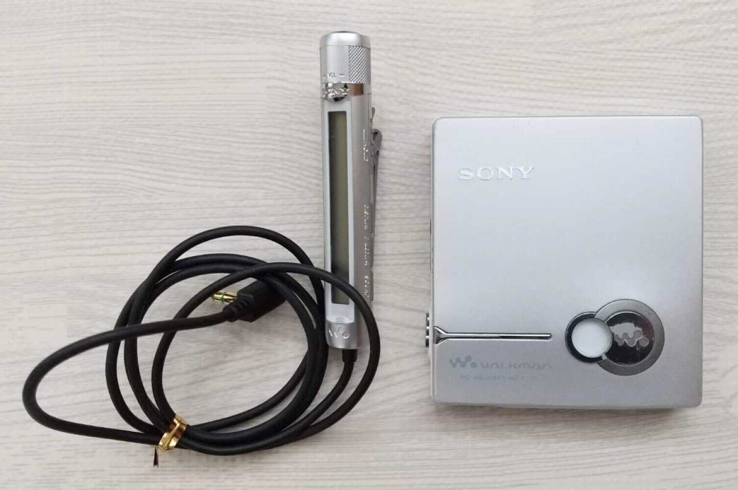 Sony Mz-e710 Silver Md Walkman Portable Minidisc Player Tested Working